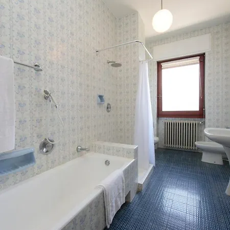 Via Sumpiazzo Sleeps 14 Pool *