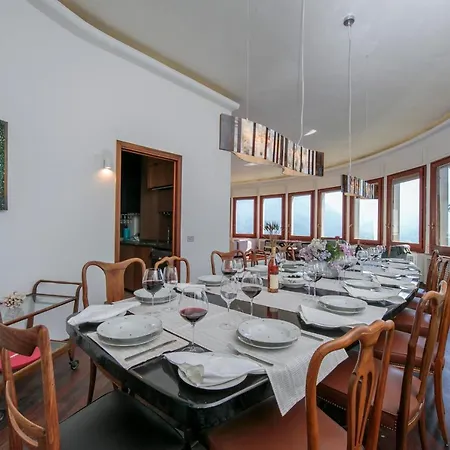 Via Sumpiazzo Sleeps 14 Pool * Civenna