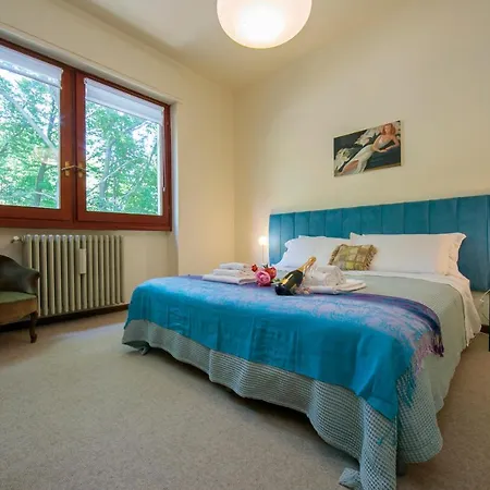 וילה Via Sumpiazzo Sleeps 14 Pool